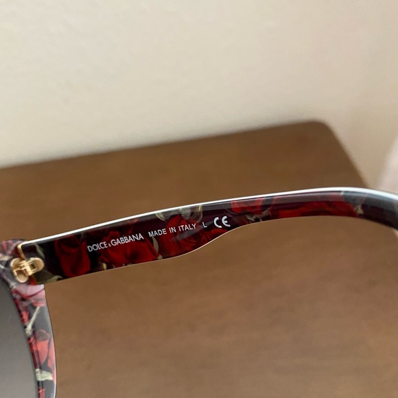 Like new Dolce & Gabbana shades - Picture 3 of 6